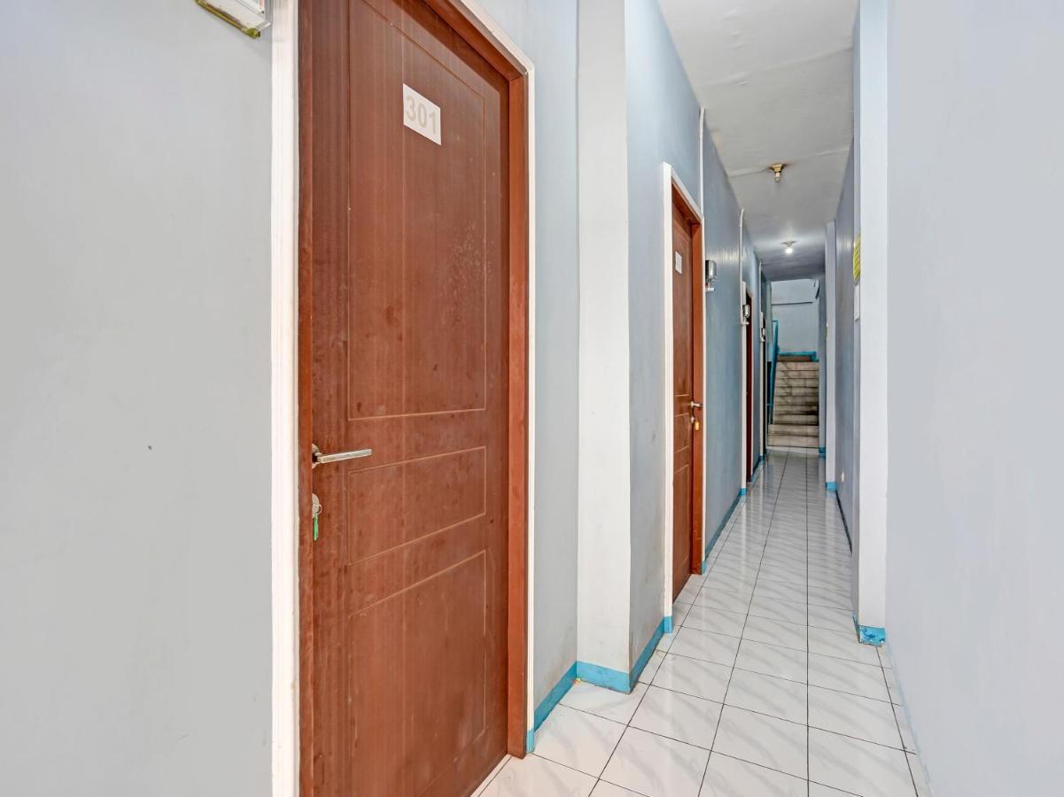 Spot On 90147 Gosepa Ambengan Plaza Ξενοδοχείο Σουραμπάγια Εξωτερικό φωτογραφία