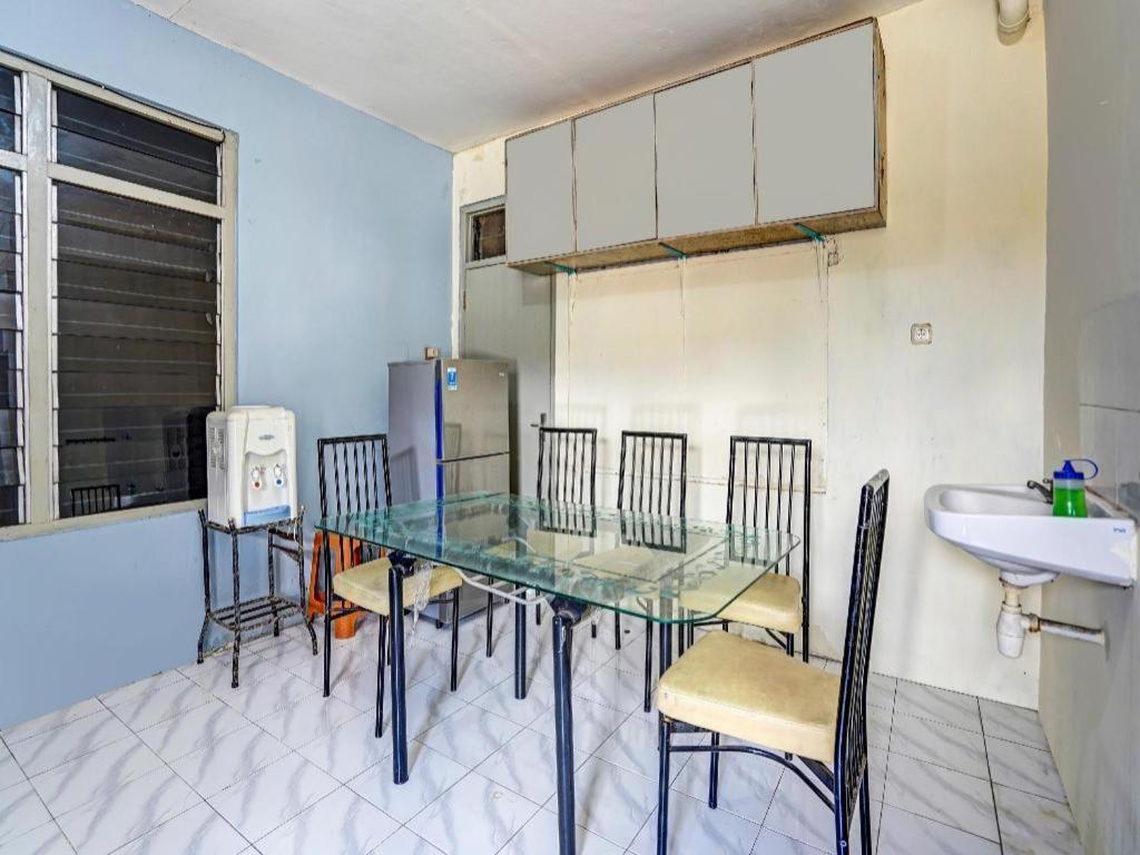 Spot On 90147 Gosepa Ambengan Plaza Ξενοδοχείο Σουραμπάγια Εξωτερικό φωτογραφία