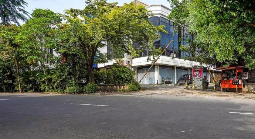Spot On 90147 Gosepa Ambengan Plaza Ξενοδοχείο Σουραμπάγια Εξωτερικό φωτογραφία